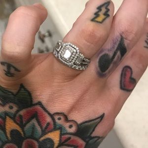 Helzberg 1 tcw enhancement ring